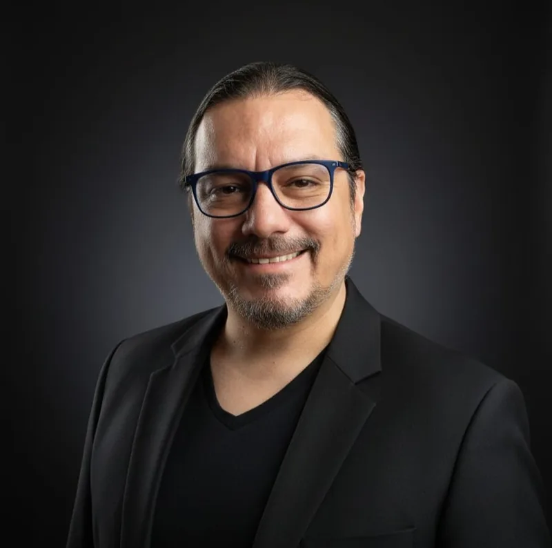 César Toro